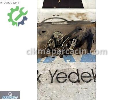 Peugeot 301 Kaput Menteşesi çıkma parça