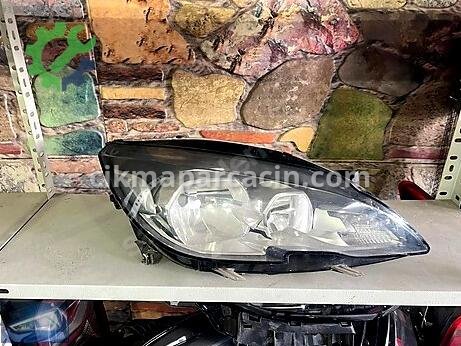 Peugeot 308 Sağ Ön Far çıkma parça