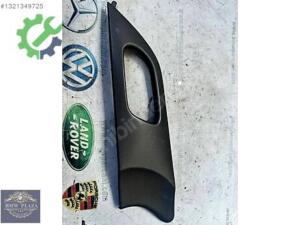 PEUGEOT 407 SAĞ ÖN KAPI CAM DÜĞMESİ ÇERÇEVESİ