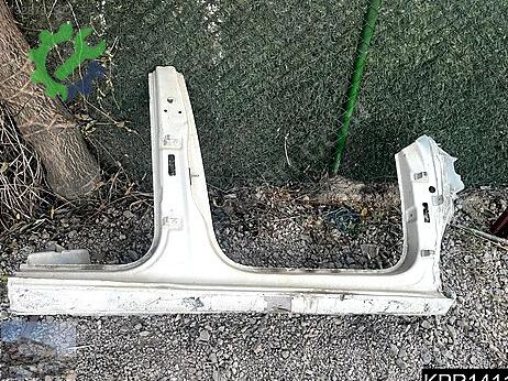 Volkswagen Polo Sağ Ön Marşpiyel Sacı çıkma parça
