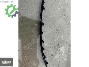 Volkswagen Passat Orijinal Çıkma Tampon Izgarası