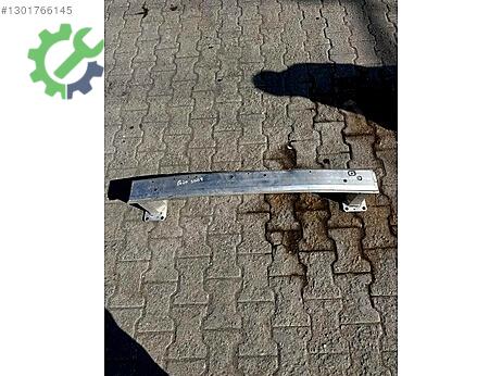 Peugeot 3008 Ön Tampon Demiri çıkma parça
