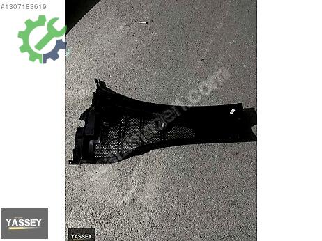 Peugeot 301 Ön Cam Izgarası çıkma parça