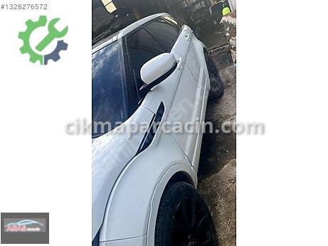 Land Rover Range Rover Sol Arka Çamurluk çıkma parça