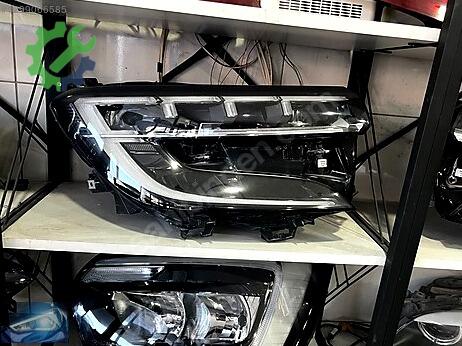 Renault Austral Sağ Ön Far çıkma parça