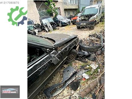 Renault 9 Sağ Ön Çamurluk çıkma parça