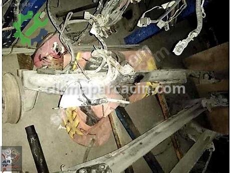 Renault Clio Arka Dingil çıkma parça