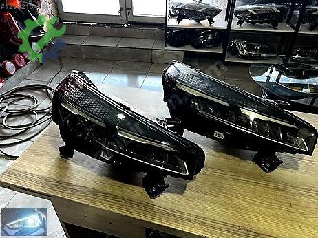 Renault Clio Sağ Ön Far çıkma parça