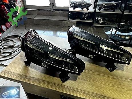 Renault Clio Sağ Ön Far çıkma parça