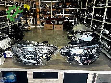 Renault Clio Sağ Ön Far çıkma parça