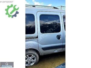 RENAULT KANGOO SAĞ SÜRGÜLÜ KAPI ÖZEREN YEDEK PARÇA 05301368927