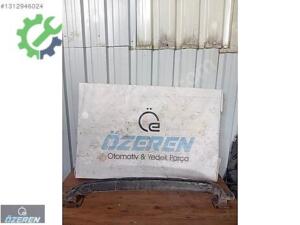 RENAULT MEGANE 2 ARKA TAMPON DEMIRI ÖZEREN YEDEK PARÇA