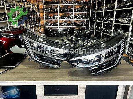 Renault Megane Sağ Ön Far çıkma parça
