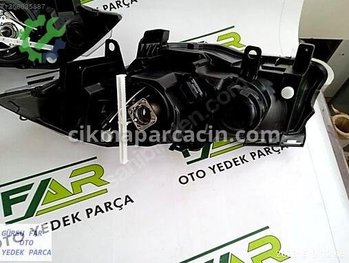 Renault Megane Sağ Ön Far çıkma parça