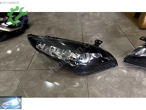 Renault Megane Sağ Ön Far çıkma parça