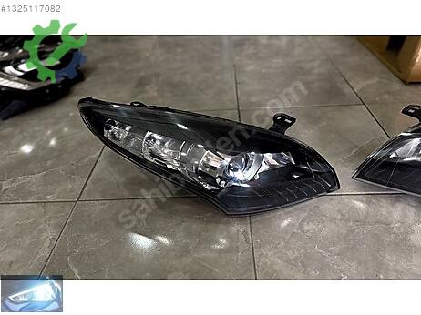 Renault Megane Sağ Ön Far çıkma parça