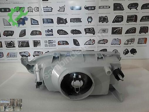 Renault 19 Sağ Ön Far çıkma parça