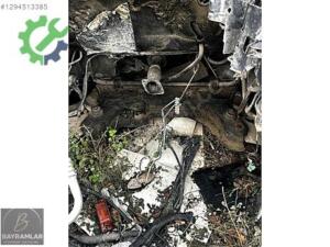 RENAULT TRAFİC 2 MOTOR BEŞİĞİ TRAVERS ORJİNAL