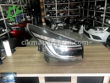 Renault Trafic Sağ Ön Far çıkma parça