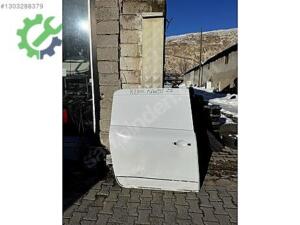 Renault kangoo sağ arka kapı