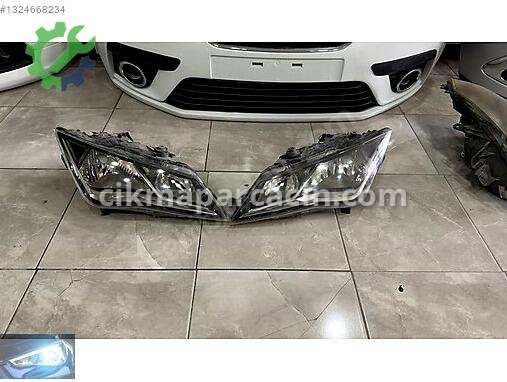 Seat Leon Sağ Ön Far çıkma parça