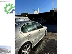 SEAT LEON TOLEDO SAĞ ARKA ÇAMURLUK DAVLUMBAZI ÇIKMA