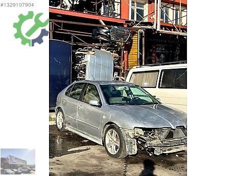 Seat Toledo Sağ Ön Çamurluk çıkma parça