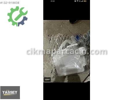 Skoda Octavia Cam Suyu Deposu çıkma parça