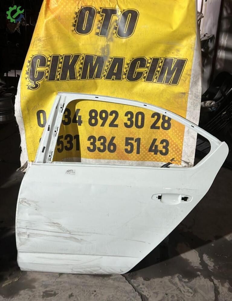 Skoda Octavia Sol Arka Kapı çıkma parça