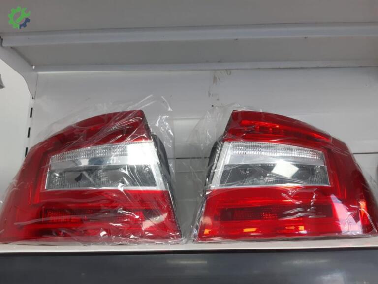 Skoda Octavia Sağ Dış Stop çıkma parça