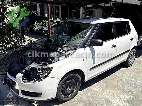 Skoda Fabia Sol Ön Çamurluk çıkma parça