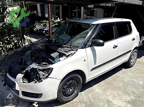 Skoda Fabia Sol Ön Çamurluk çıkma parça