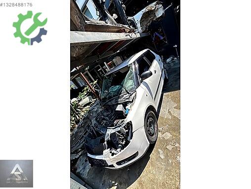Skoda Fabia Sol Ön Çamurluk çıkma parça