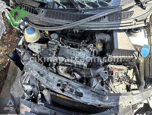 Skoda Fabia Arka Dingil çıkma parça