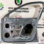 SKODA SUPERB 3 SAĞ ÖN KAPI SÜPER B ÇIKMA