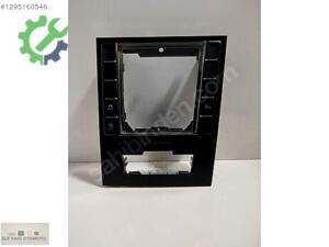 SKODA SÜPERB PİANO BLACK VİTES ÇERÇEVESİ 3V0