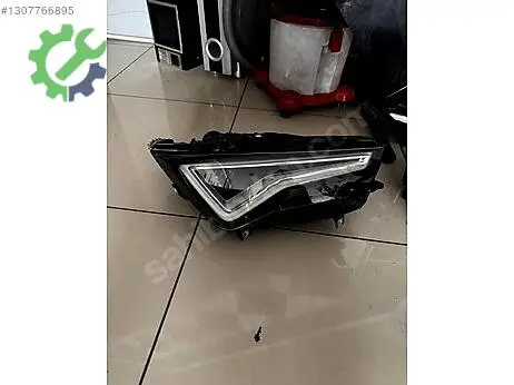 Seat Ateca Sağ Ön Far çıkma parça