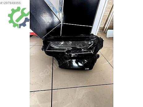 Skoda Karoq Sol Ön Far çıkma parça