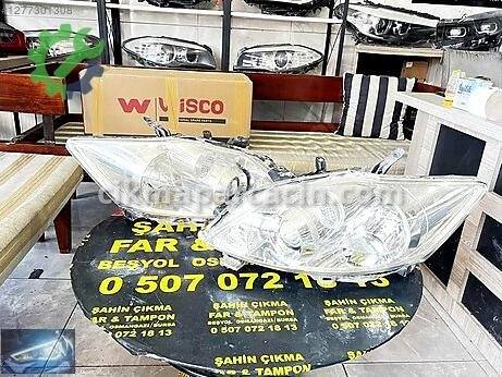 Toyota Auris Sağ Ön Far çıkma parça