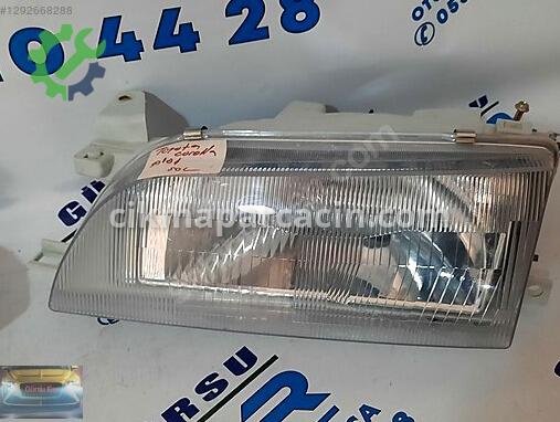 Toyota Corolla Sağ Ön Far çıkma parça