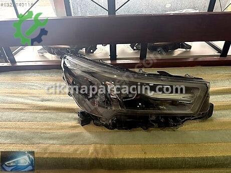 Toyota Sağ Ön Far çıkma parça