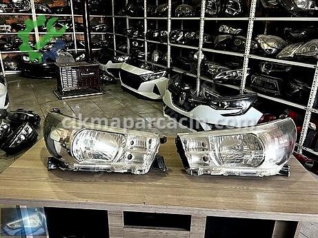 Toyota Sağ Ön Far çıkma parça
