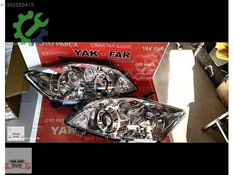 Toyota Auris Sağ Ön Far çıkma parça