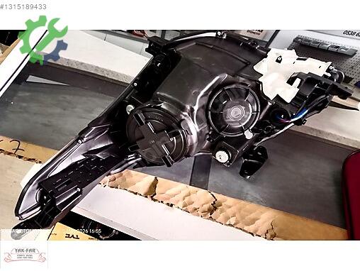 Toyota Avensis Sağ Ön Far 2011-15 çıkma parça