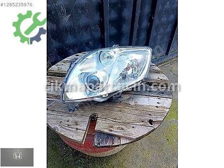 Toyota Avensis Sol Ön Far çıkma parça