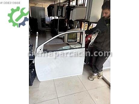 Toyota Corolla Sol Ön Kapı çıkma parça