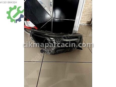 Toyota Hilux Sağ Ön Far çıkma parça