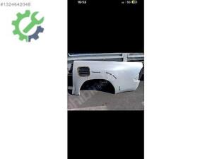 Toyota hilux sol arka çamurluk