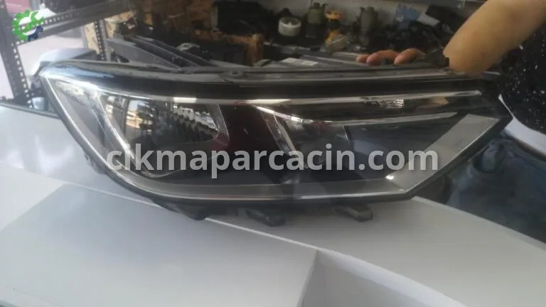 Volkswagen Passat Halojen Far çıkma parça