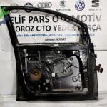 VOLKSWAGEN GOLF5 PLUS SİYAH DOLU BOYALI SOL ÖN KAPI 2005-2010